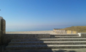 A pochi metri dal mare Torre Lapillo
